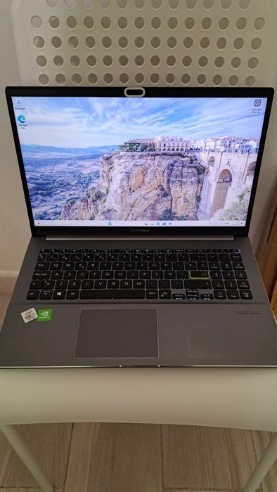 ASUS VivoBook F533FL | i7-10510U | 16GB RAM | NVIDIA | 256GB NVme