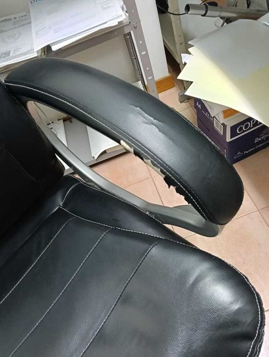 Cadeira de escritório ou quarto de cor preta