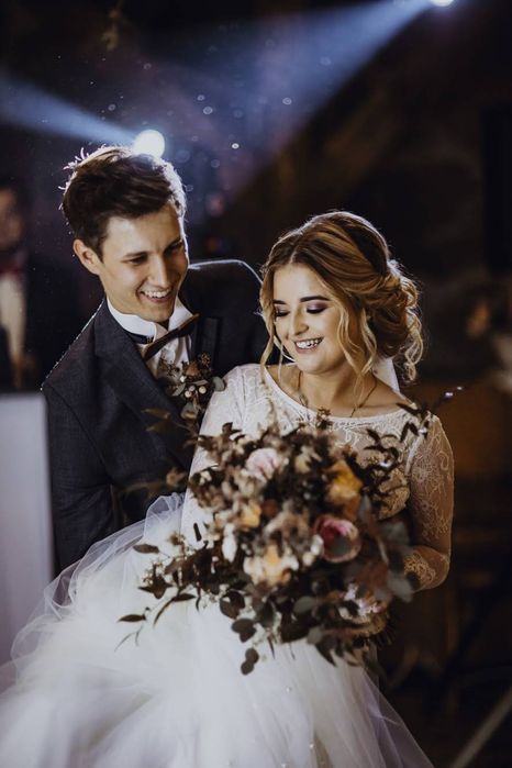 Piękna Suknia ślubna 3w1