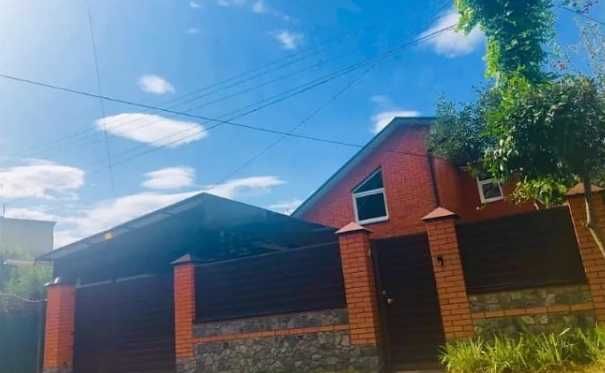 Півбудинку на Таращанському масиві