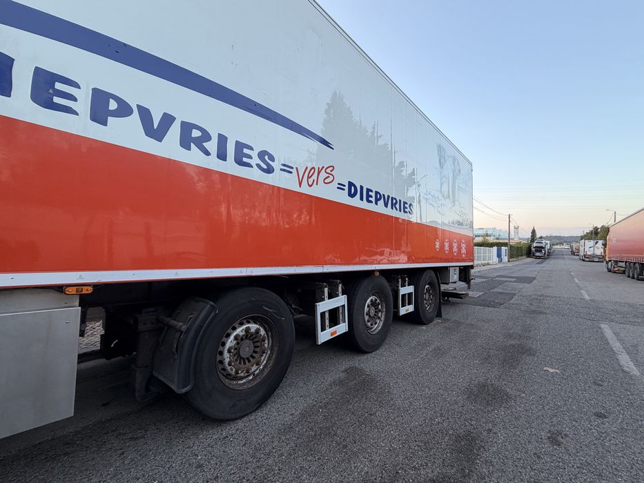 FRIGORIFICO FRUEHAUF Carrier Vector 1850MT Excelente Estado Eixo Firecional 2009 ###OPORTUNIDADE###