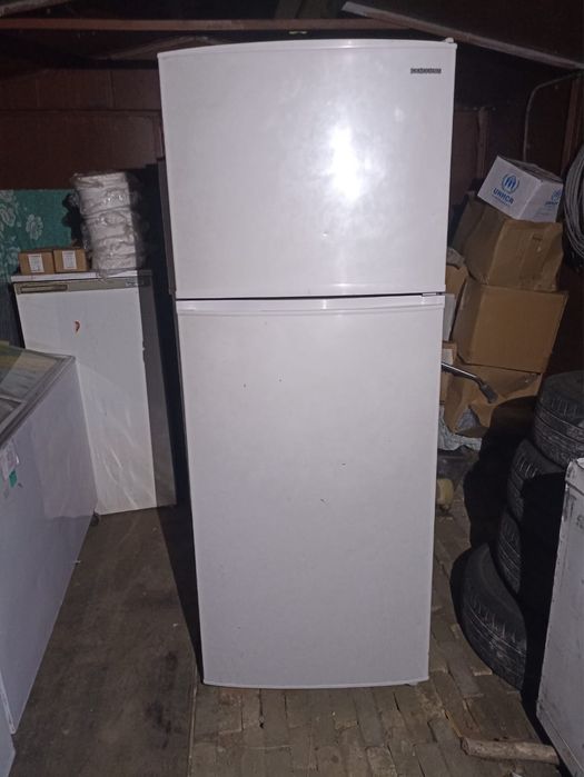 Холодильник Samsung