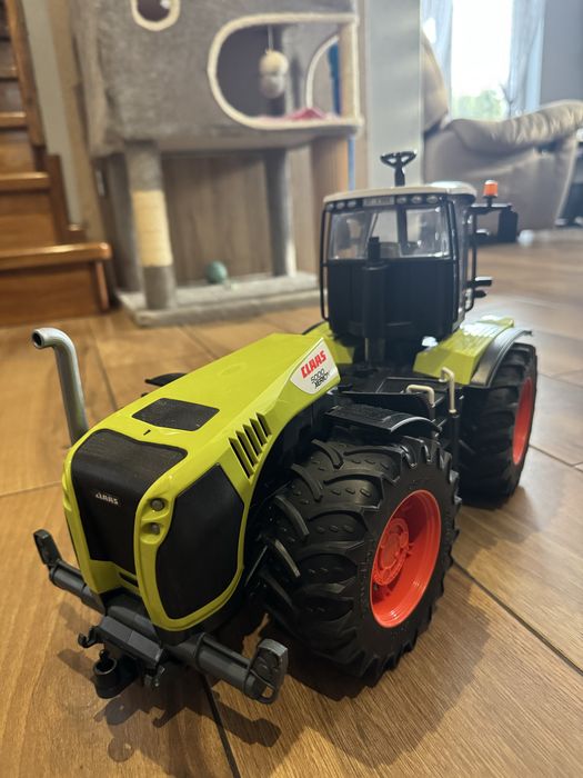 Bruder claas xerion 5000