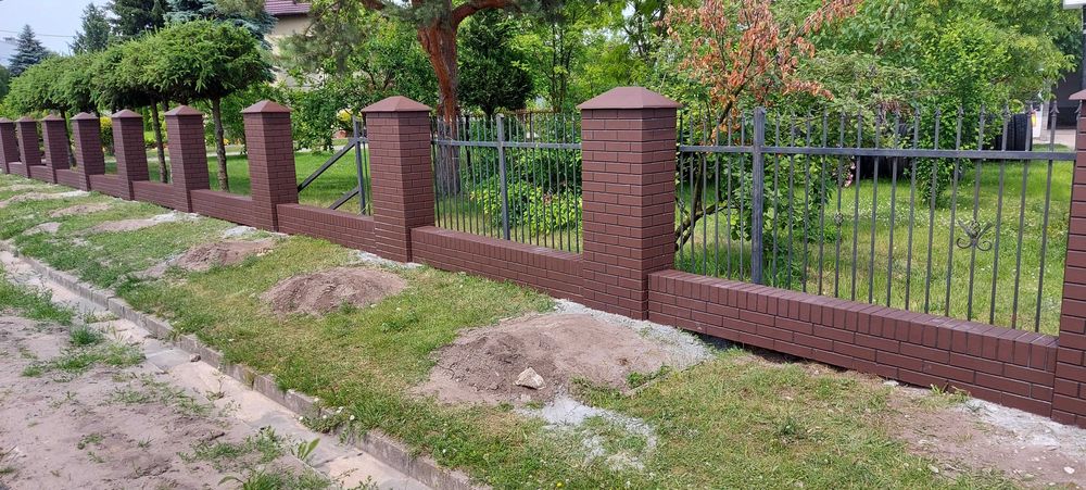 ogrodzenie-betonowe-ala-klinkier-bloczek-imitacja-klinkieru-piotrk-w