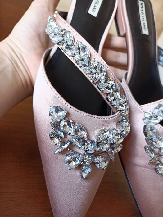Весільні сатинові пудрові босоніжки з камінням 41 розмір 26,5 см