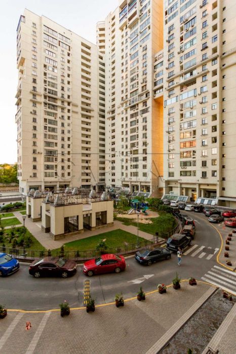 Продаж 3к квартири 102 м2, вул. Коновальця Євгена, Печерський район