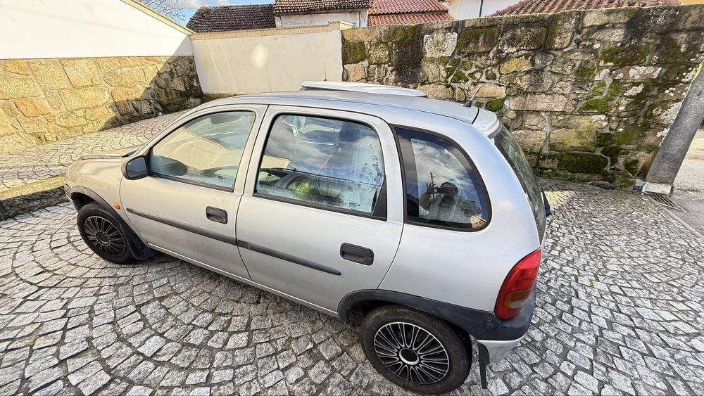 Opel Corsa B 2000 Gasolina – Para Reparar ou Peças