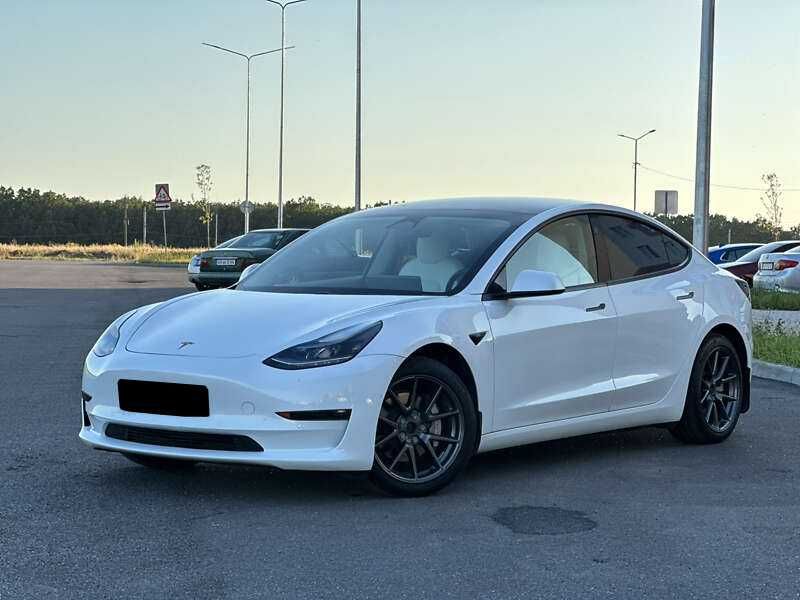 Tesla Model 3 2021 Maximum Range 82.5 kWh AWD