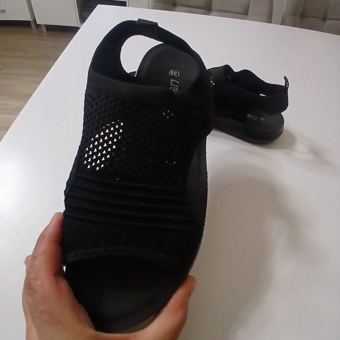 Skarpetkowe sandałki 39