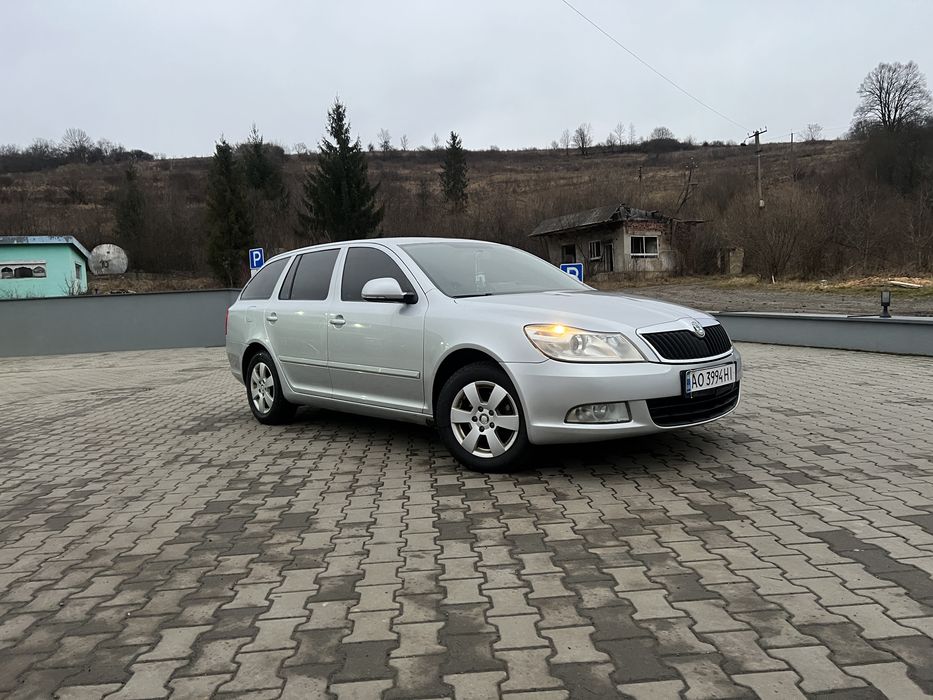 Продам Skoda Octavia a5
Рік 2012 
Мотор 1.6 дизель
Машина в хорошому стані. Замінені всі розходники: масла,фільтра також антифриз Стоїть зимня резина 80-90%. Авто в хорошому стані по кузову виглядає як на фото, має лише 1 підкрас косметичний . З документами повний порядок, будь-який вид переоформлення.
Ціна 6299$ + торг. Також цікавить обмін. Можлива доставка авто по західній Україні.
Всі інші деталі за номером
