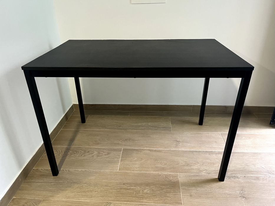 Mesa Ikea (110x67x74)