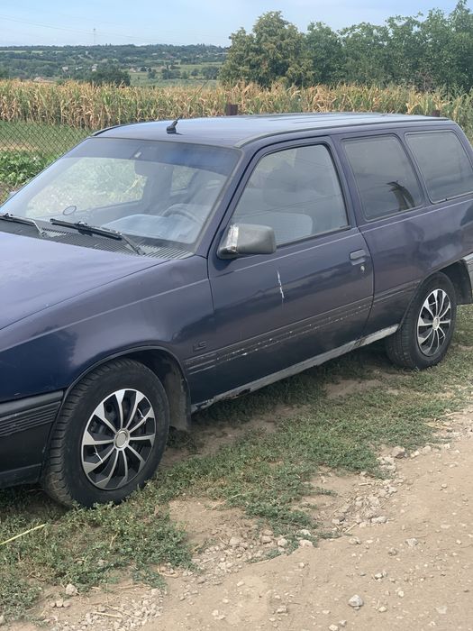 Opel Kadett 1990 VIN W0L000035L2525182 фото оголошення 2 з 15
