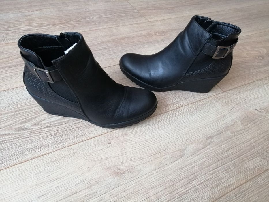 Buty na koturnie botki czarne r 39