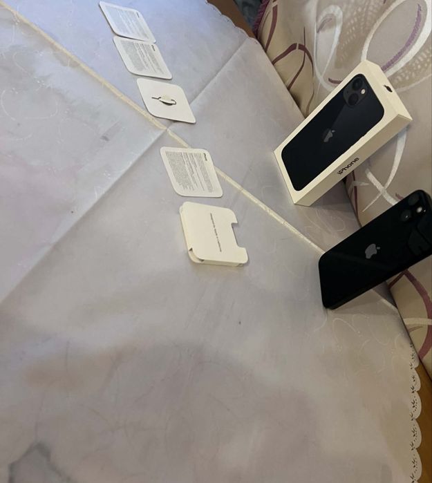 iPhone 13 128gb.