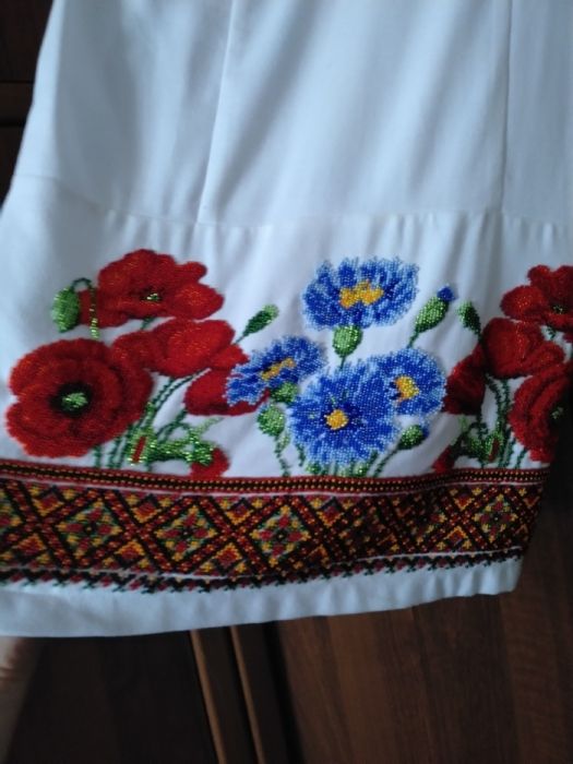 Плаття вишите бісером.