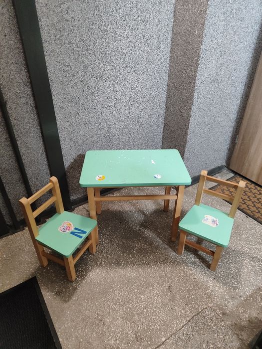 Stolik i krzesła - dziecięce