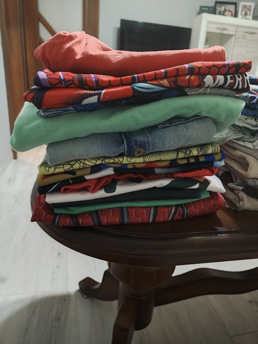 Zestaw ciuchów dziecięcych i damskich