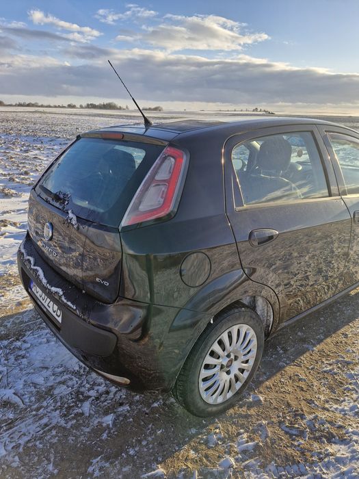 Авто на ходу, на літній шині маю зиму 4шт до встановлення,  потрібен