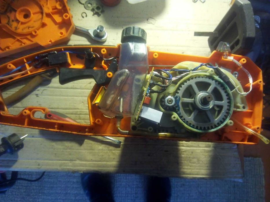 Запчастини до ланцюгових пил