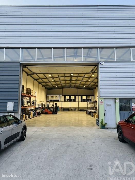 Hangar em Gâmbia-Pontes-Alto da Guerra de 763,00 m2