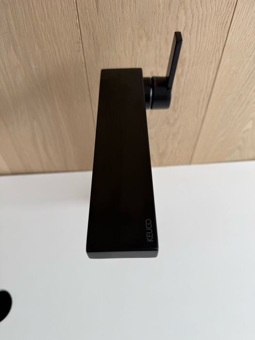 Bateria umywalkowa jednouchwytowa EDITION 11 PLANNING 250