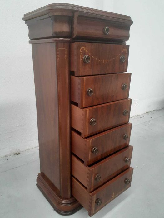 Camiseiro com 7 Gavetas – Madeira Clássica e Elegante