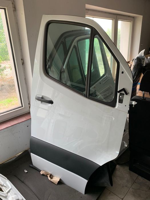 Drzwi przednie prawe Mercedes-Benz Sprinter 907 Różne kolory
