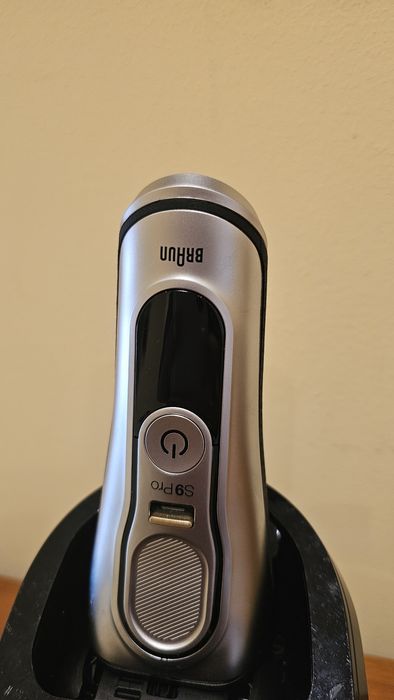 Máquina de Barbear Braun Serie 9 PRO - Como Nova