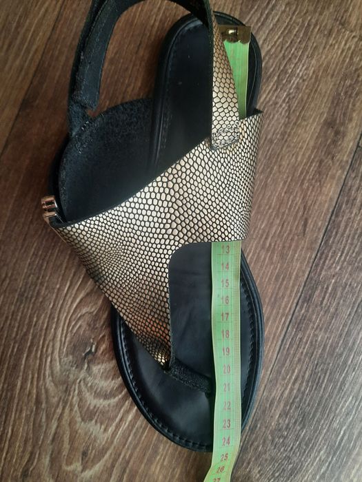 Босоножки кожа через палец