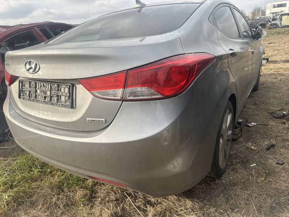 Авторазборка XYUNDAI ELANTRA 2013 год 1.8 бензин автомат