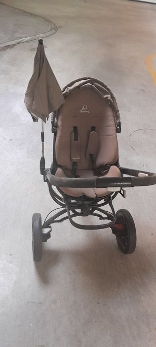 Quinny - Carrinho bebe com guarda sol
