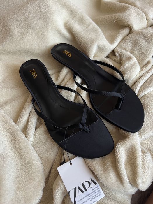 Атласні босоніжки ZARA