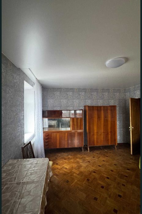 Газовый дом, три застекленные лоджии Южный рынок Срочно