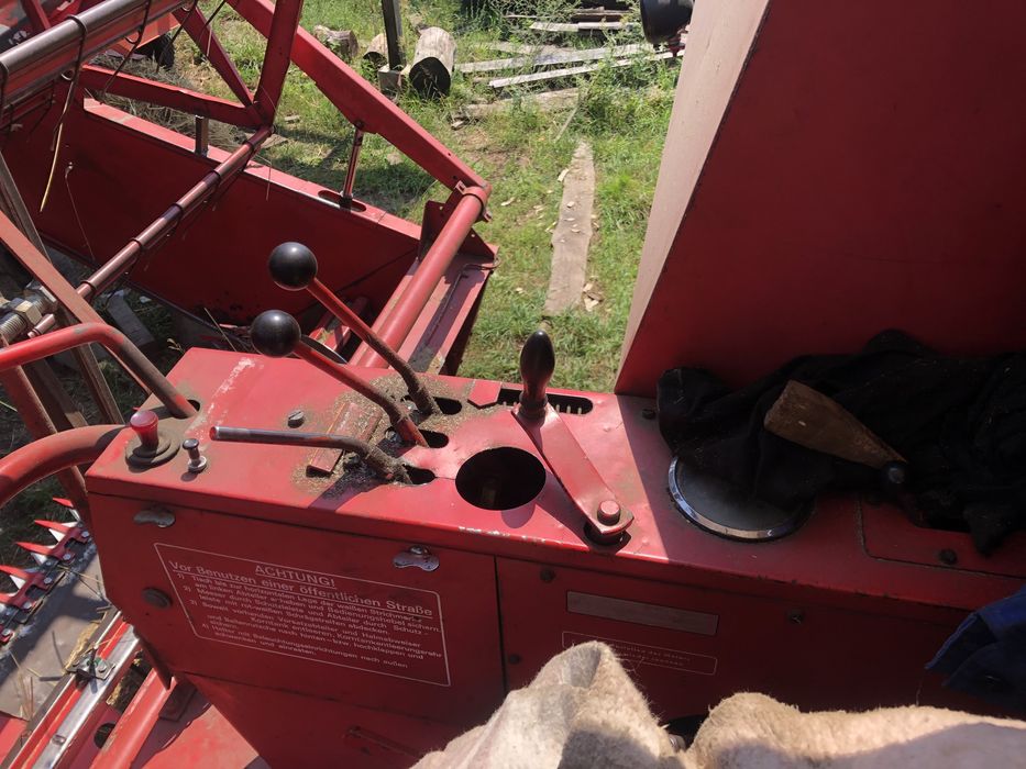 Продам комабйн massey Ferguson 187