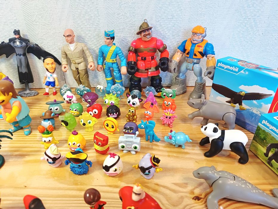 Колекційні фігурки персонажі з Macdonald's Disney Moshi Monsters Playmobil Simpsons