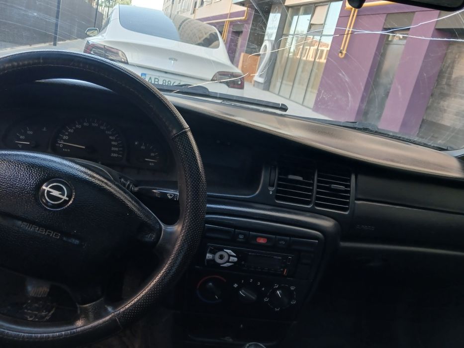 Opel Vectra B   1.6