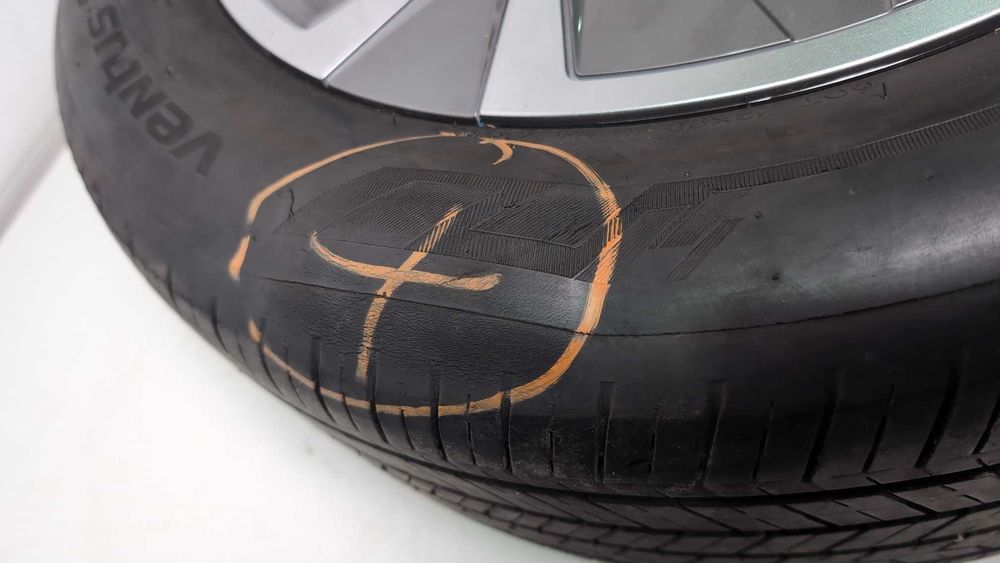 Комплект дисків 866 стиль з шинами R18 з BMW X1 2023 (U11) Xdrive28i