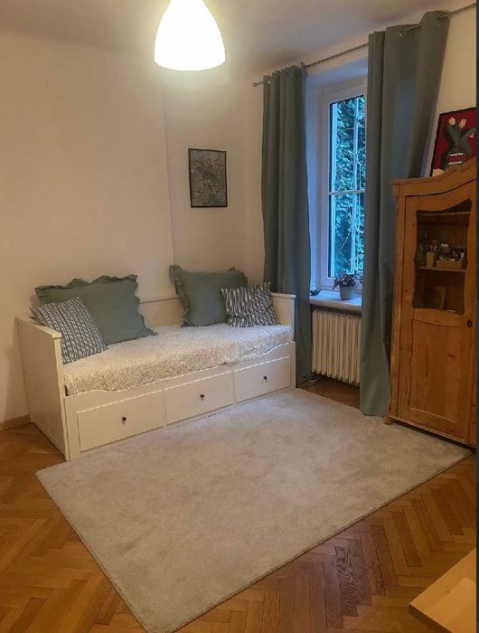 Urocza kawalerka 2400 zł (razem z czynszem) + rachunki; z wyjsciem na taras i do ogrodu na Żoliborzu przy pl. Wilsona