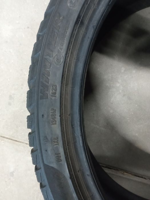 Para opon 255/35R21 98W Pirelli Sottozero 3