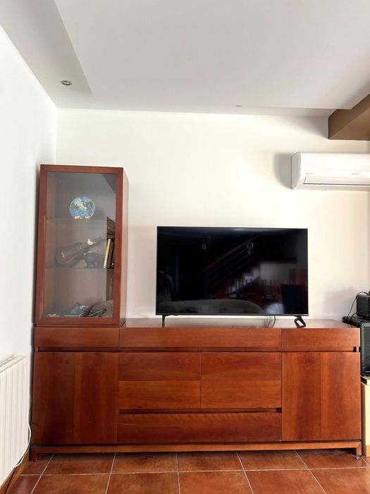 Conjunto de Móvel de TV com 2 Vitrines e Arrumação