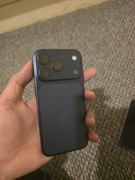 Iphone 17 Pro 256GB Deep blue demo