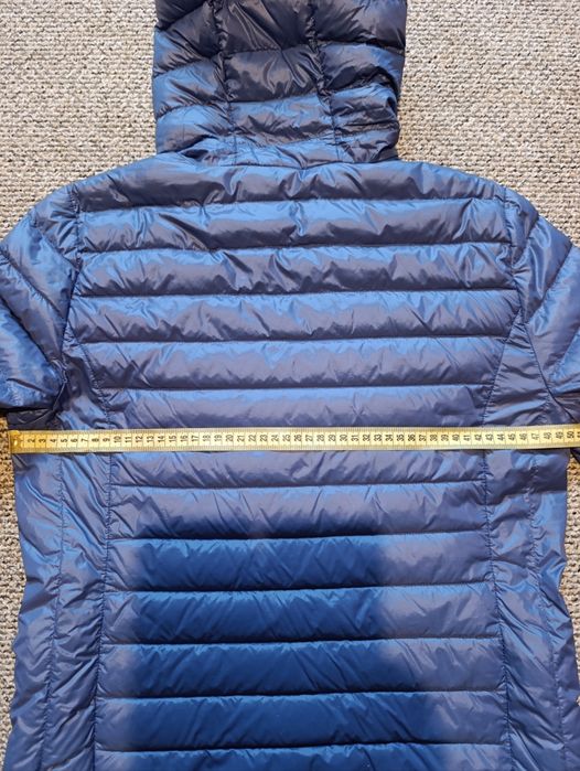 Тонка весняна пухова куртка