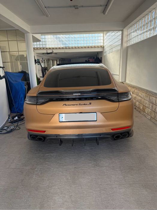 Porsche Panamera 4 E-Hybrid Platinum Edition