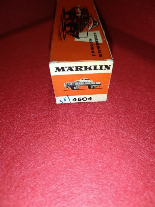 Marklin 4504 Vagão Mercadorias com Ford Taunus 12M