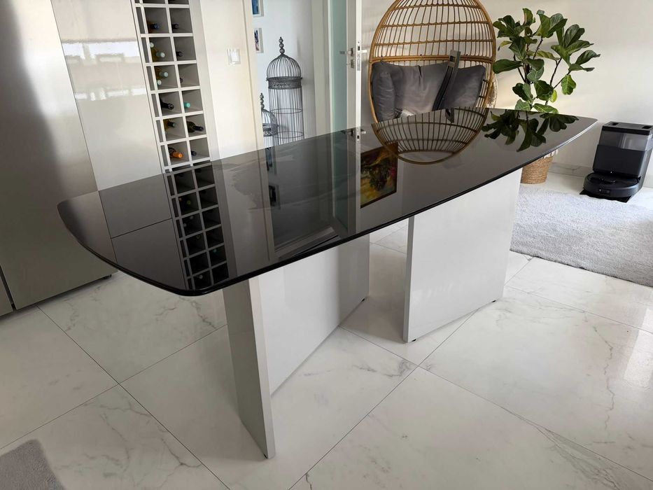 Mesa contemporânea