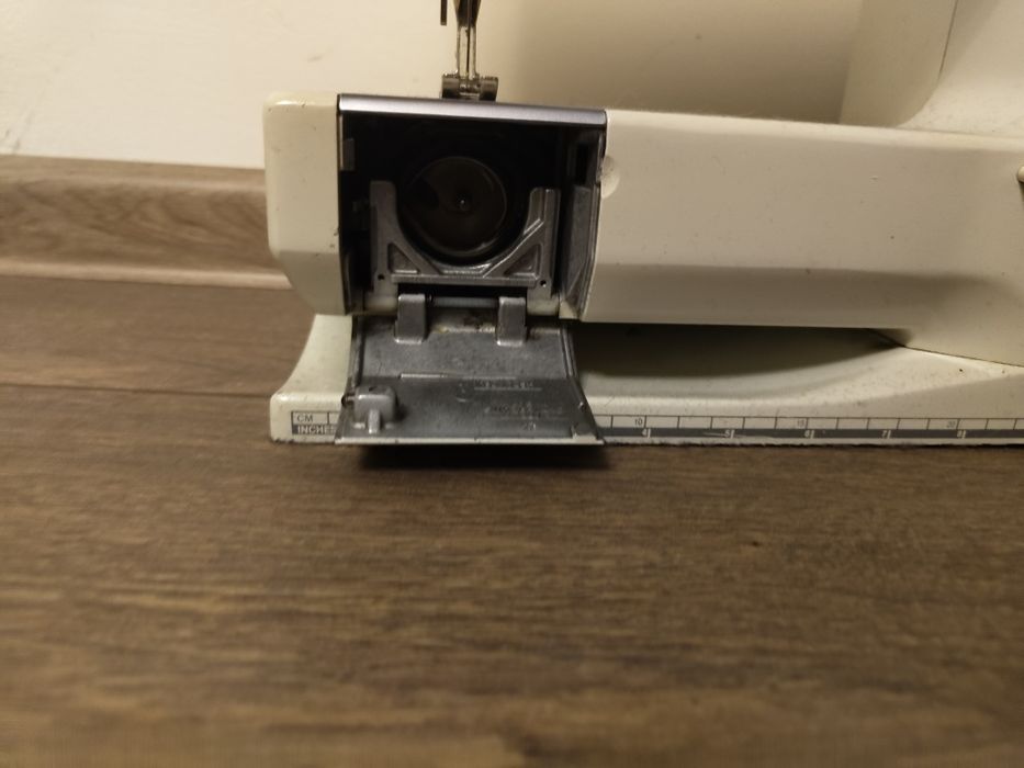 Продам Bernina 1010