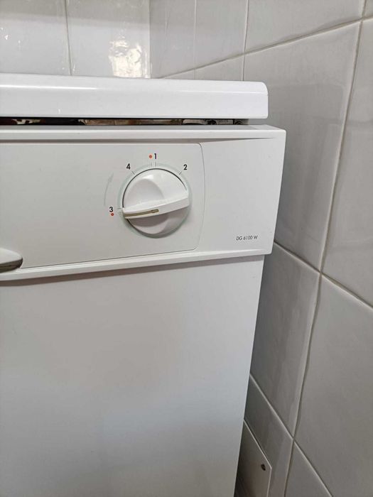 Máquina Lavar Loiça Indesit DG 6100 W + Lote de Peças Suplentes