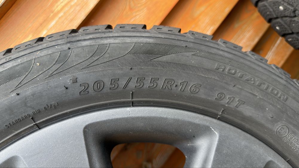 Оригінальні литі диски VW R16 7J ET45 матово-чорні + зимова гума 205/55 R16