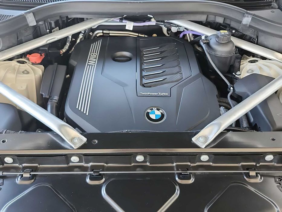 BMW X5      2021
