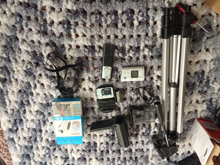 Продам екшнкамеру Sony as200v